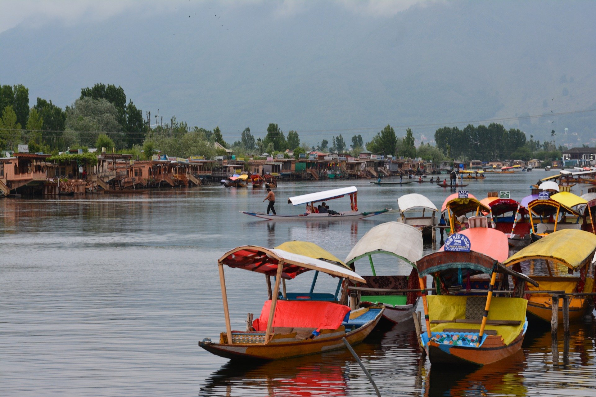 Rudra.Tours: Dal Lake in Srinagar on  Kashmir leg of our Jammu and Kashmir Tour. Iconic place, not to be missed