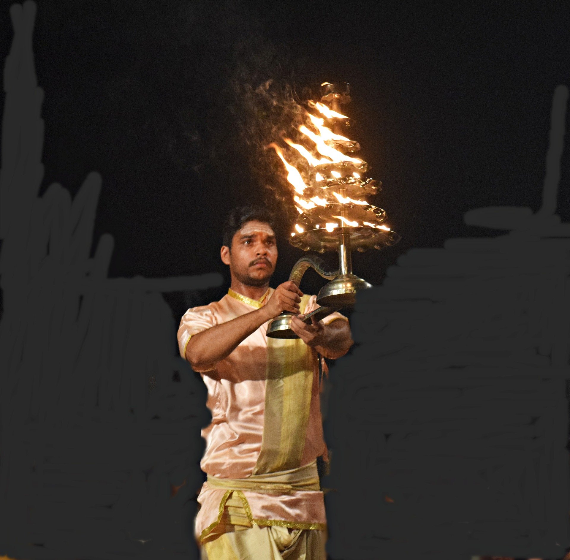 Rudra.Tours: Ganga Aarti on the banks of the Ganga in Varanasi in our Varanasi Tour. Iconic Scenes 