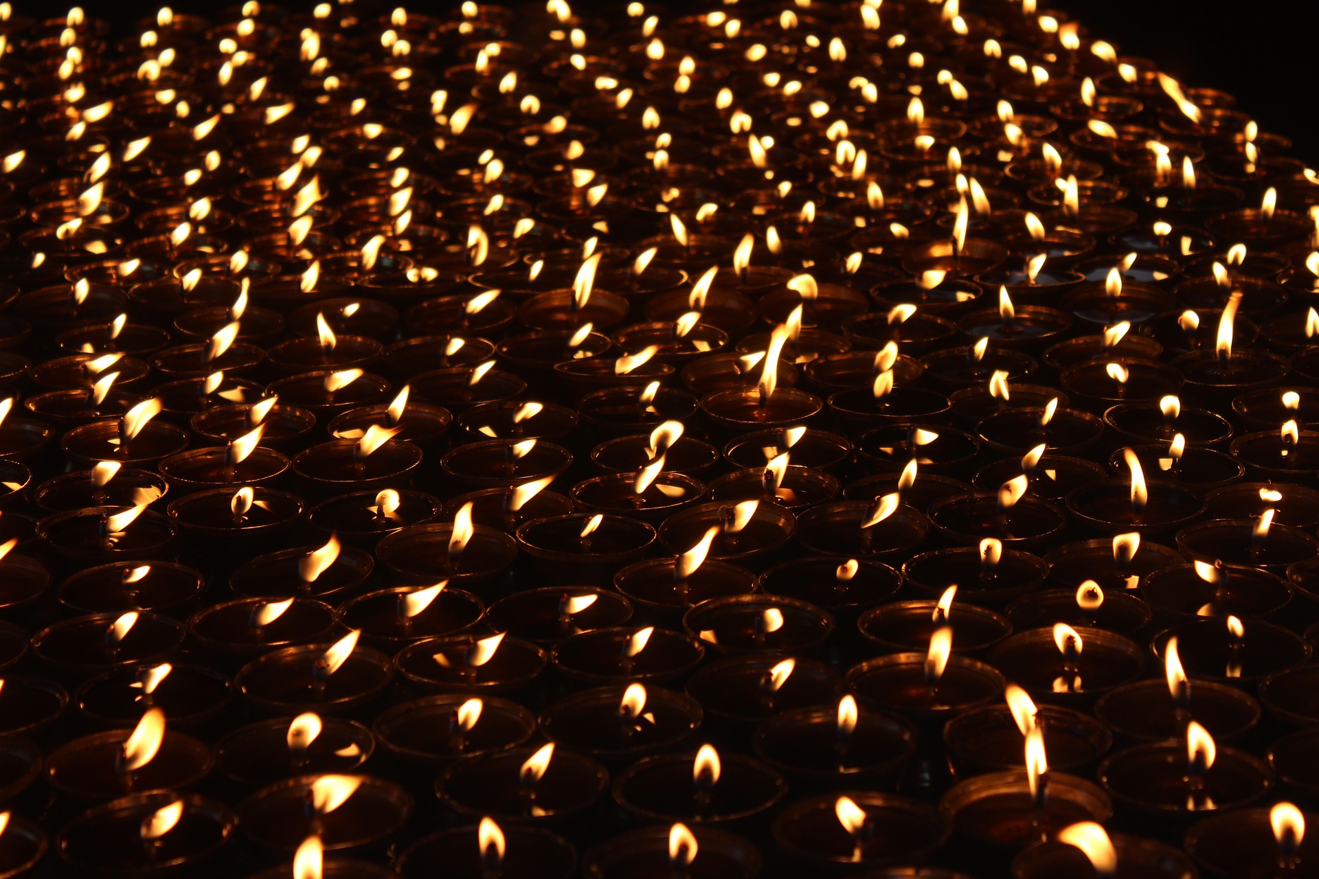 Rudra.Tours: Earthen Lamps(Diyas) in Bodhgaya in Gaya  in our Varanasi Tour. 