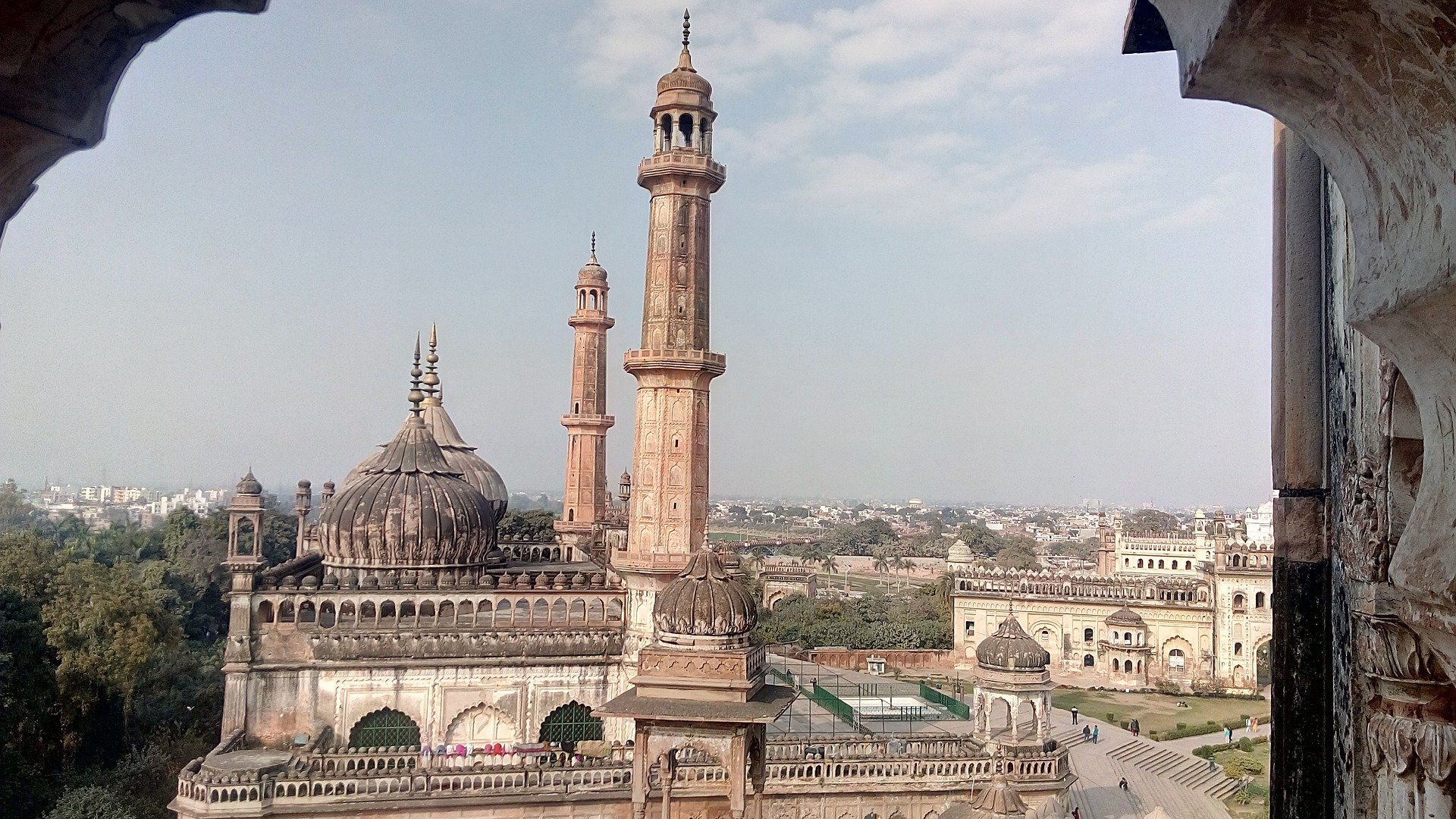 Rudra.Tours: Islamic Architecture in Lucknow is part  of our Varanasi Tour. 